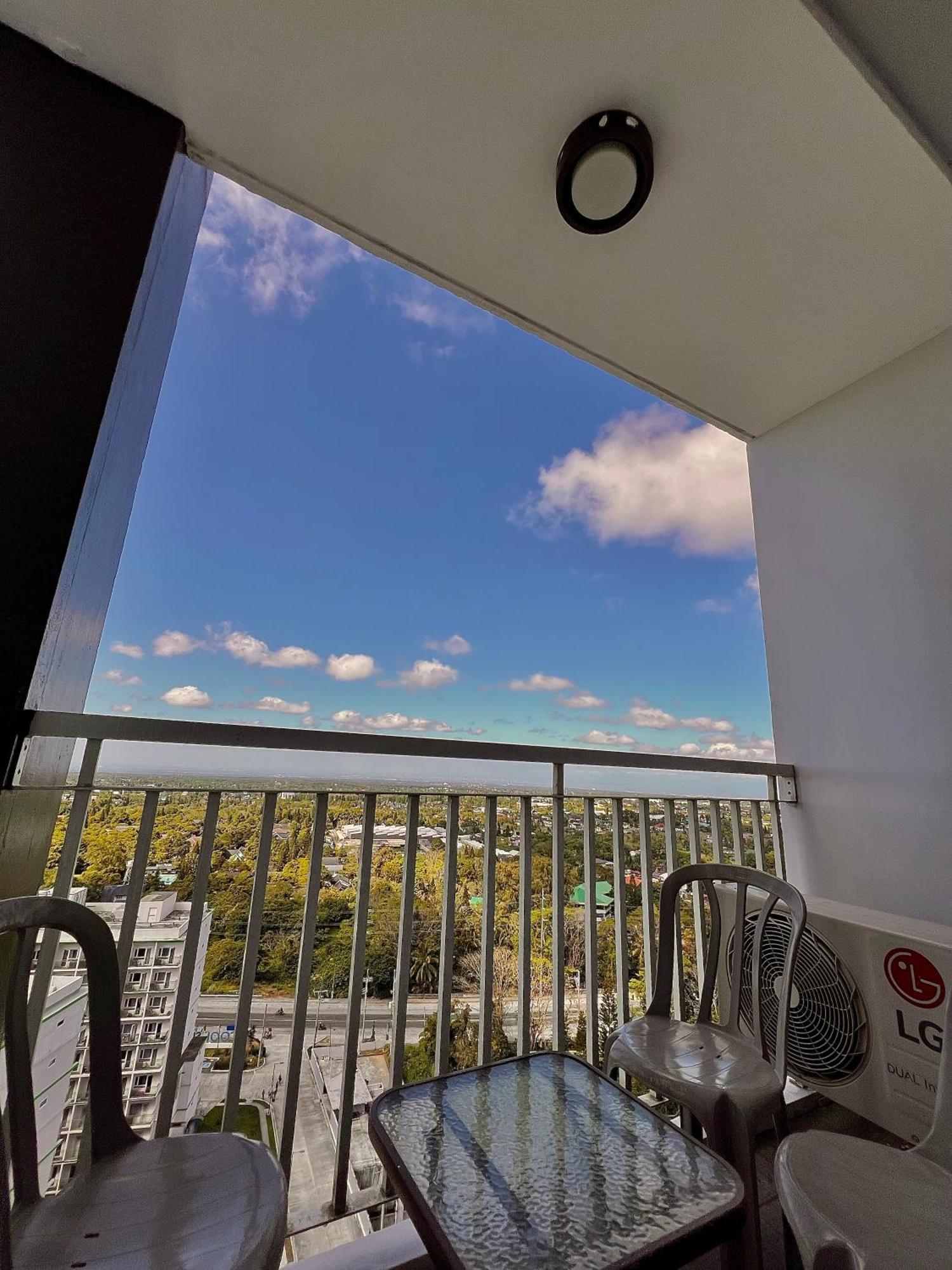 تاجيتاي The Pallet House, Wind Residences Tagaytay المظهر الخارجي الصورة